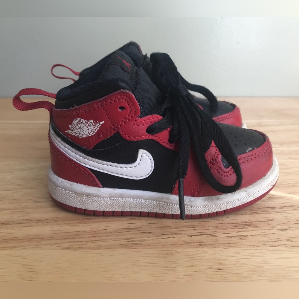 Air Jordan 1 Mid Toddler Black Red Size: US 5C EUR 21 CM 11